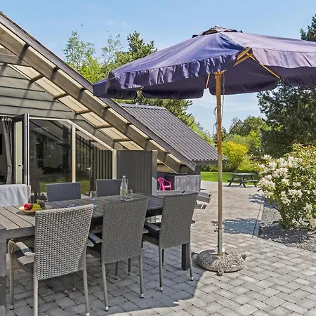 Holiday home Stunning In With Kitchen *