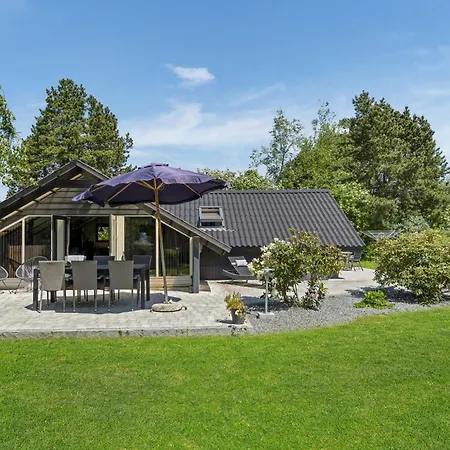 Stunning In With Kitchen Holiday home *